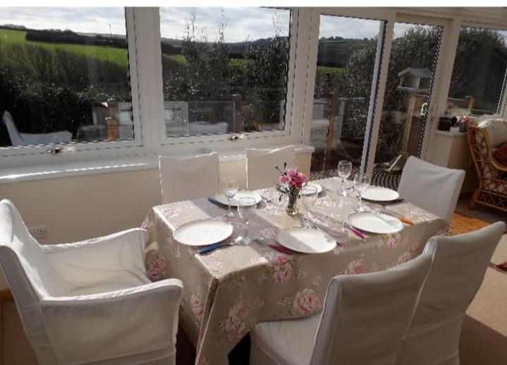 Curlews Cottage - House With 3 Bedrooms And Garden - Walking Distance To The Beach Perranporth Exterior photo